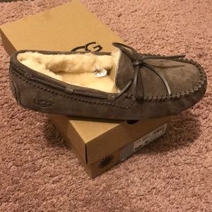 Ugg Dakota Moccasins